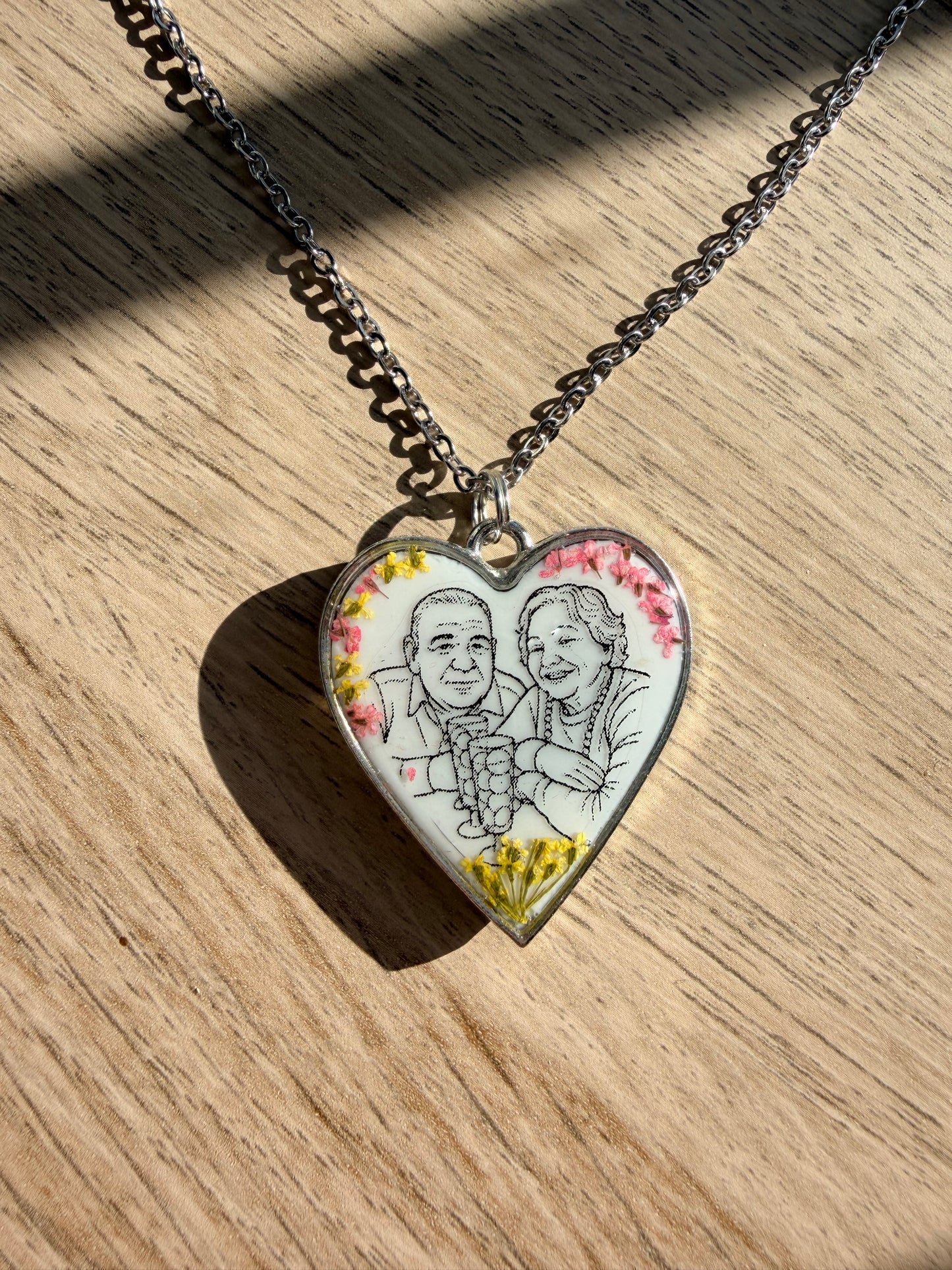 COLLAR CORAZÓN METÁLICO